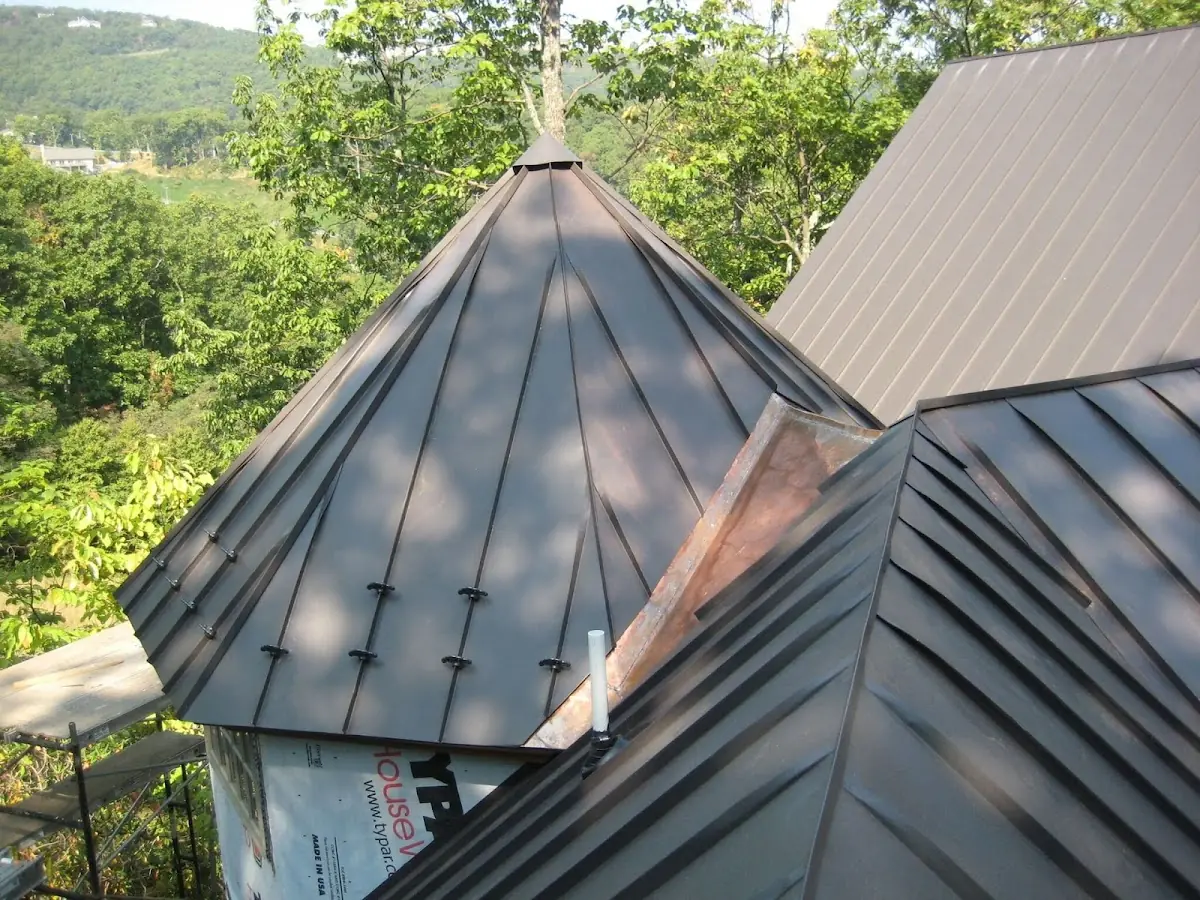 Professional Roof Tarp Installation by Craftsman Roofing in Cromwell